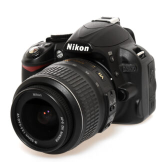 Nikon D3100 DSLR+ Nikkor AF-S 18-55mm f/3.5-5.6G VR Begagnad